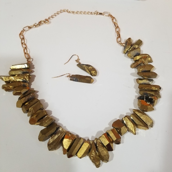 CRYSTAL SHARD NECKLACE & EARRINGS - Picture 3 of 3